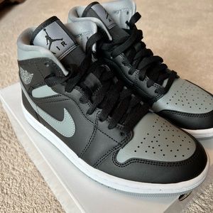 Women’s Nike Jordan 1 Mid
